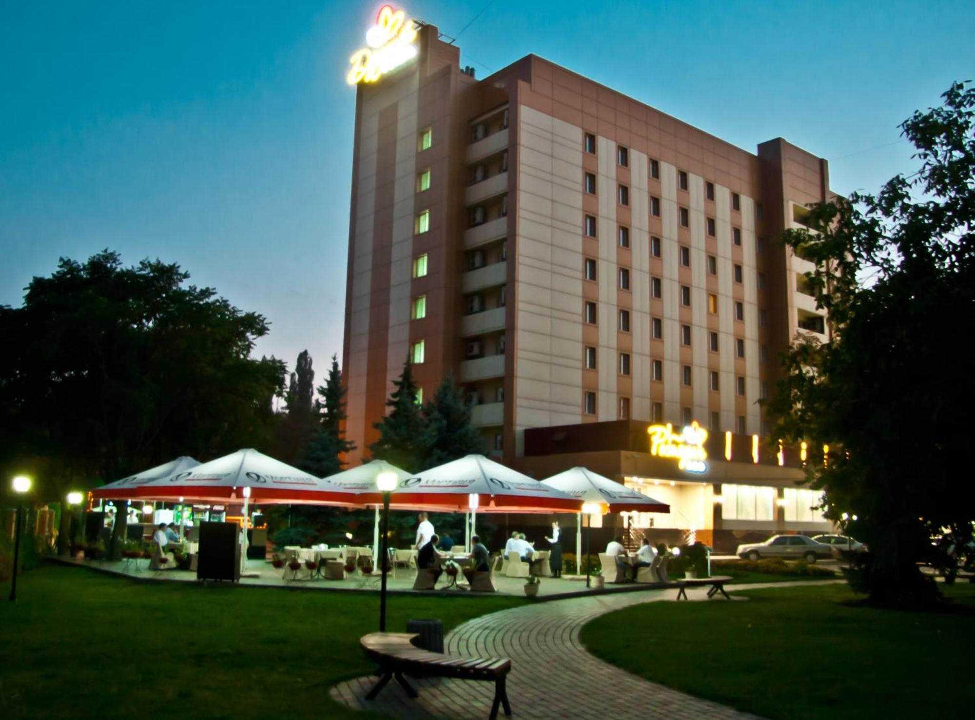 Druzhba Hotel Kryvyi Rih Exterior foto